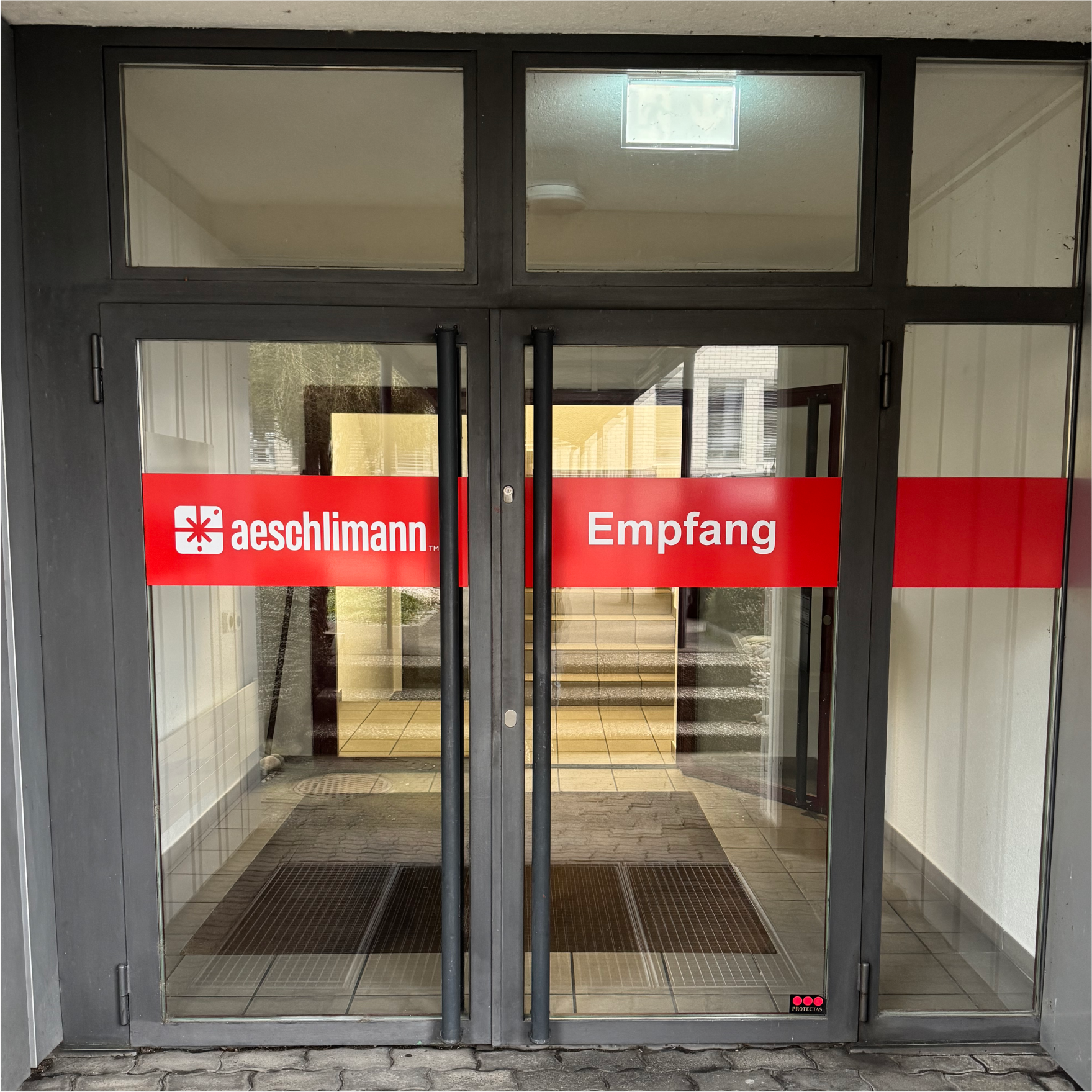 Schaufenster-Glasbeschriftung Beispiel 2